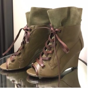 7 for All Mankind Madelyn Booties with box